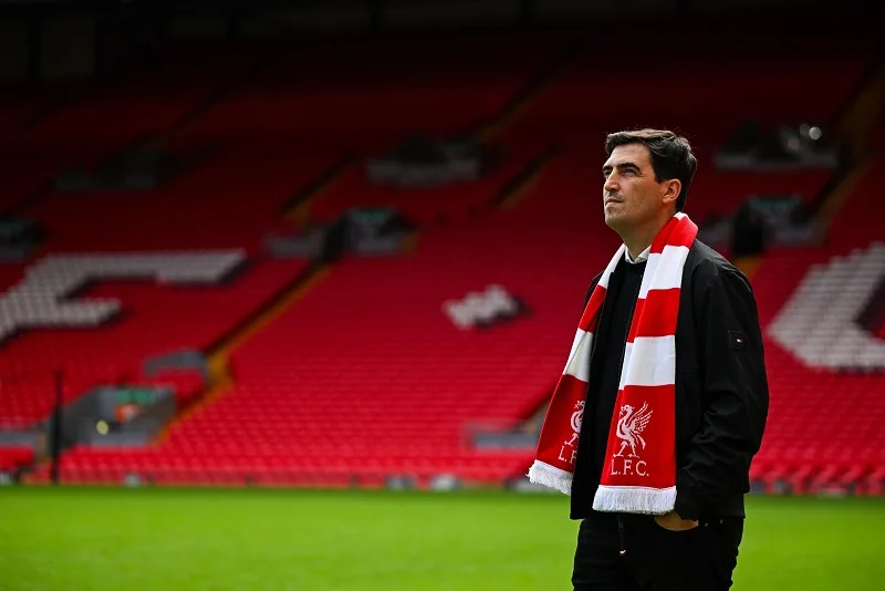 tan hlv liverpool la ai cuoc cach mang loi choi tai anfield