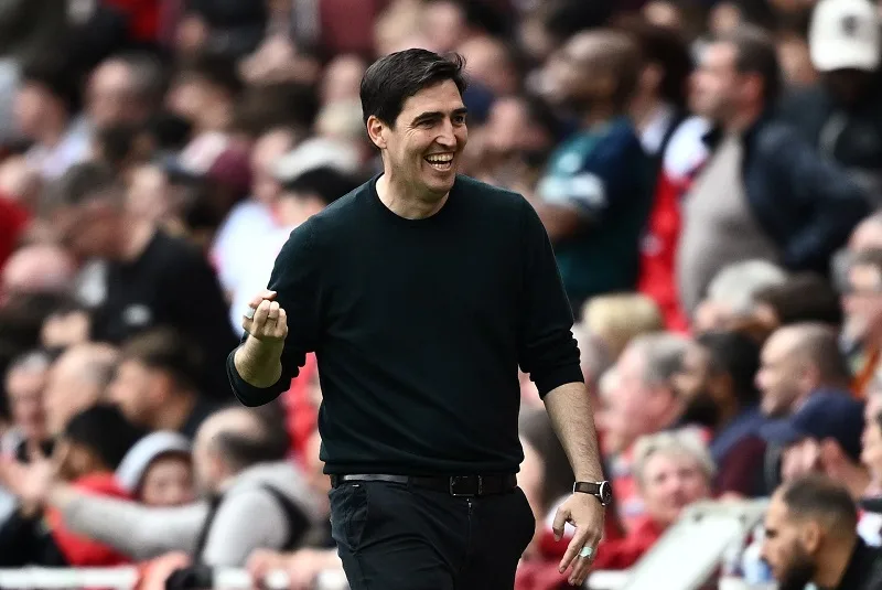 tan hlv liverpool la ai cuoc cach mang loi choi tai anfield