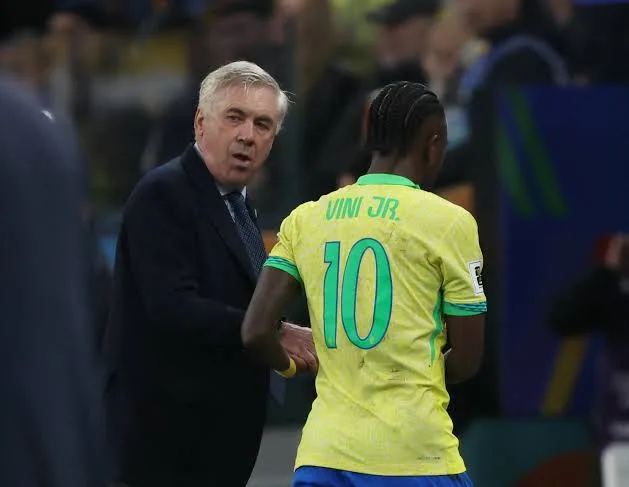 huấn luyện viên Carlo Ancelotti