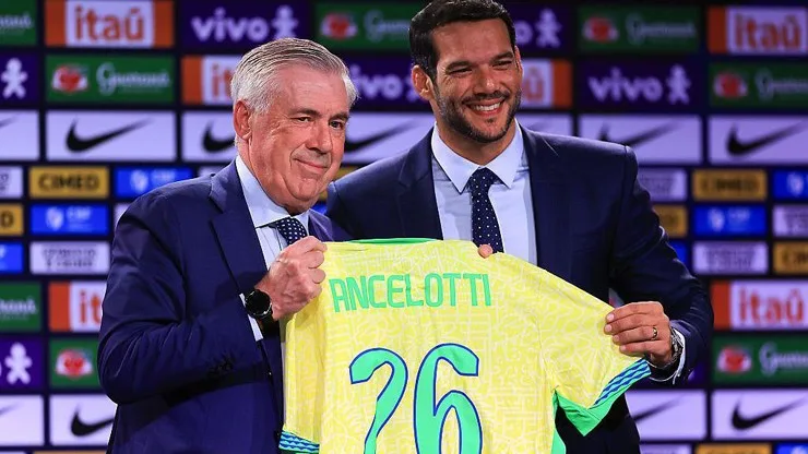 Huấn luyện viên Carlo Ancelotti