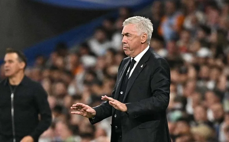 huấn luyện viên Carlo Ancelotti